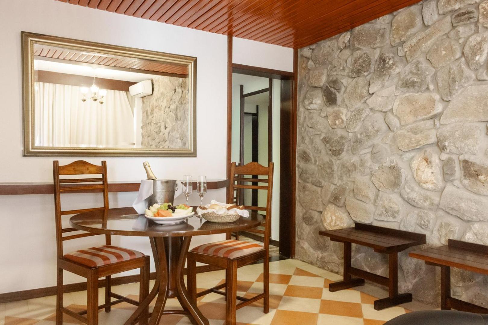 El Cazar Hotel 3*
