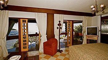 El Cazar Hotel